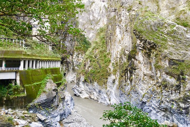 Hualien Taroko Day Tour From Ximending - Notable Stops and Highlights