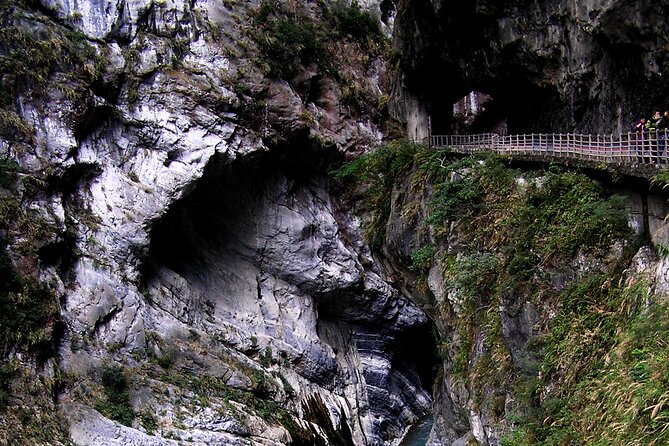 Hualien & Yilan Private Car Tour to Spectacular Natural Wonders - Liyu Lake Scenic Recreation