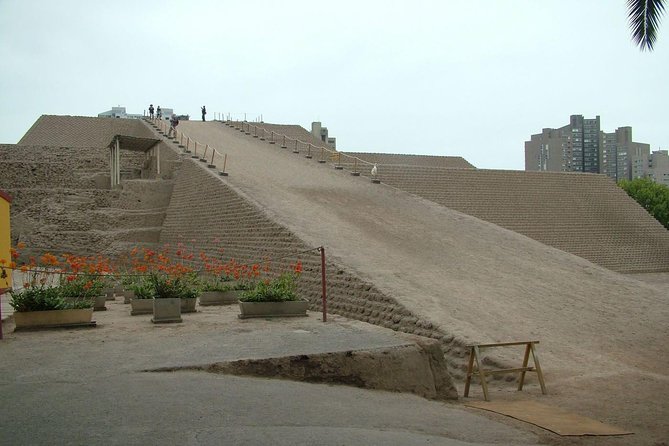 Huallacmarca Pyramid & Larco Museum - Footprints of the Past - Marveling at Larco Museum