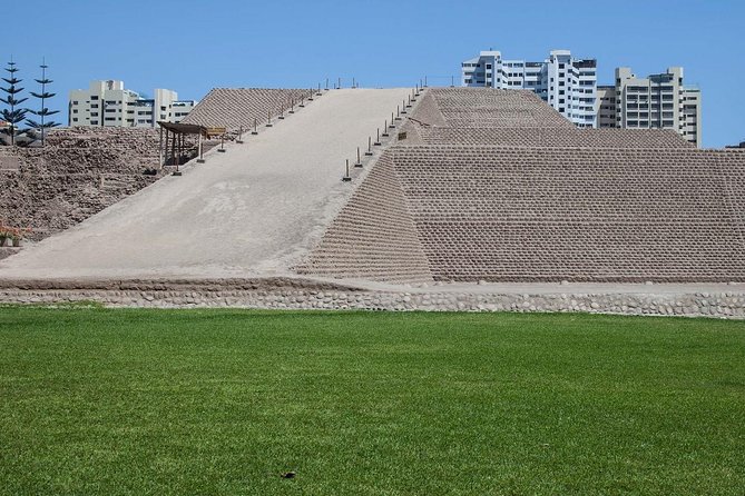 Huallacmarca Pyramid & Larco Museum - Footprints of the Past - Marveling at Larco Museum