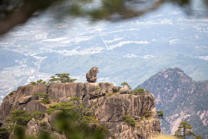 Huangshan: Mountain Top Day Trip With Cable Car and Pickup - Itinerary and Experience