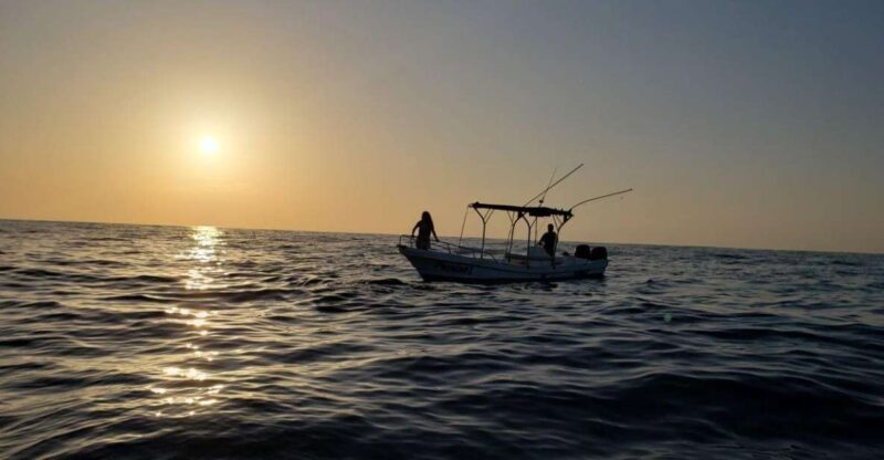 Huatulco: Sunset Boat Tour - Key Points
