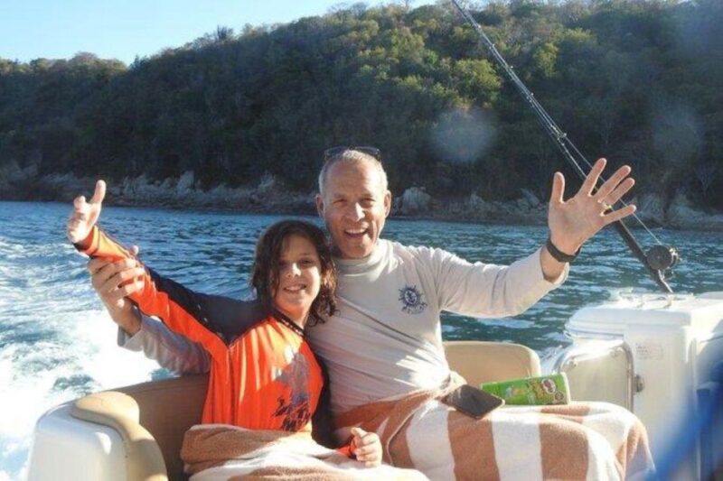 Huatulco: Yacht Charter With Crew in Santa Cruz Huatulco - Refreshments and On-board Activities
