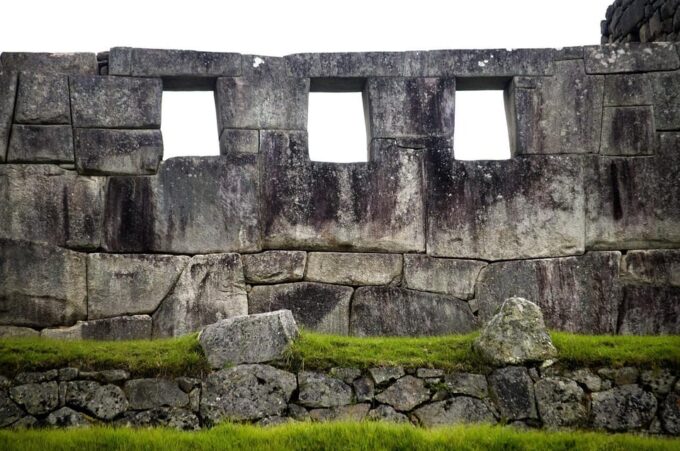 HUAYNA PICCHU MOUNTAIN AND MACHUPICCHU BY TRAIN, TOUR 2 DAYS - Inclusions