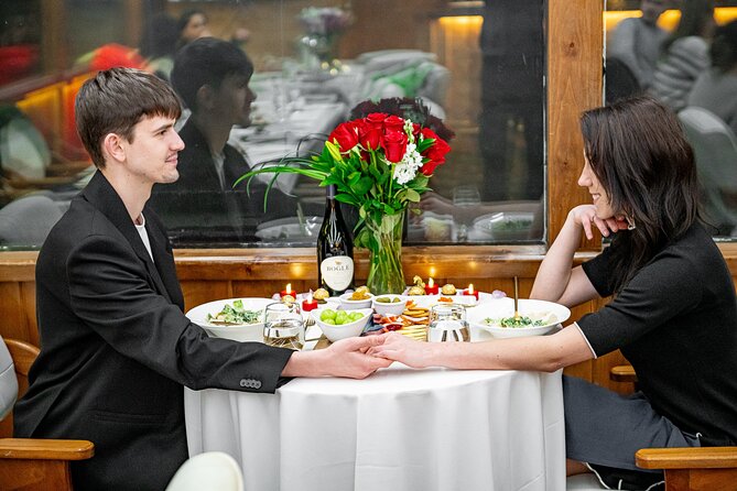 Hudson River Love: Valentines Dinner Cruises in NYC - Packages and Inclusions for Every Couple