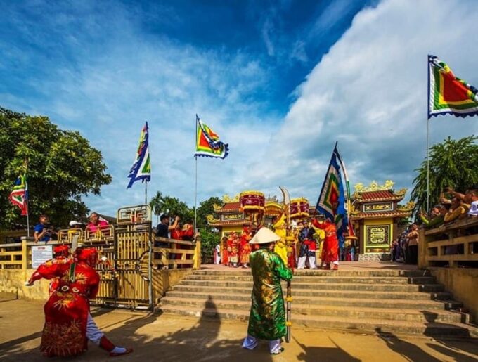 Hue Boat Tour On Perfume River - Minh Mang Tomb