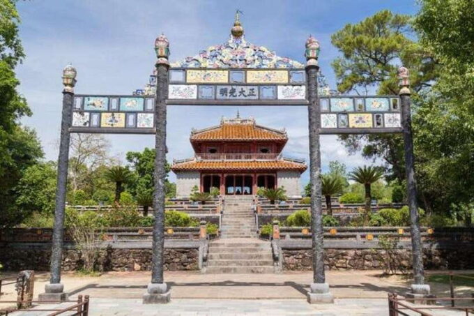 Hue Boat Tour on Perfume River With Royal Tombs - Customer Feedback and Tips