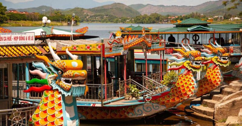 Hue: Boat Trip On Perfume River Half Day - Exploring Hon Chen Temple