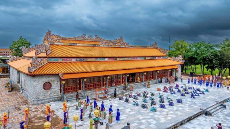 Hue: City Day-Trip by Private Car & English-Speaking Driver - Visit the Tomb of Tu Duc