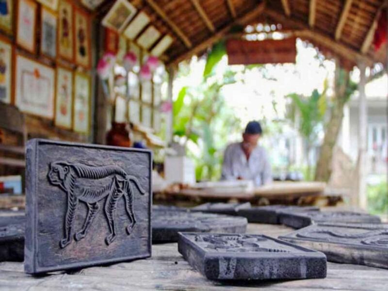 Hue: City Highlights and Craft Villages Tour With Lunch - Thien Mu Pagoda