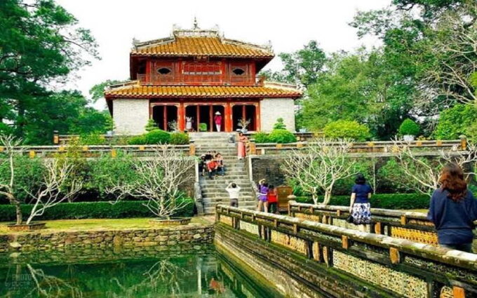 Hue City Tour 1 Day by Private Car and Dragon Boat Cruise - Royal Tomb Visits