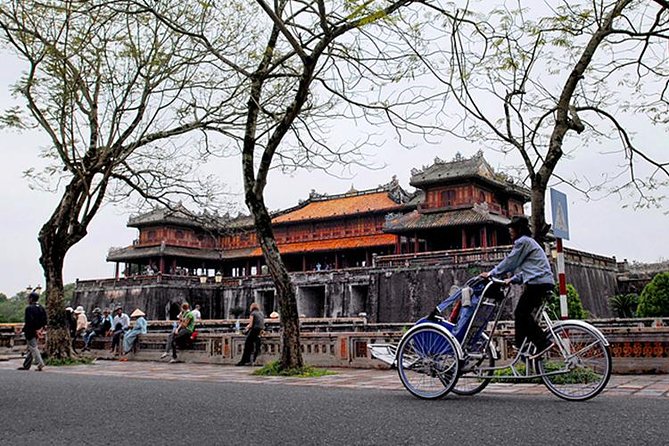 Hue City Tour By Cyclo – A Slow Way To Discover Hue - Dong Ba Market