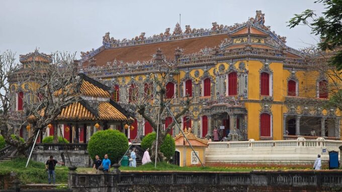 Hue City Tour Half Day: Imperial City and Tu Duc Tomb by Car - Transportation and Pickup
