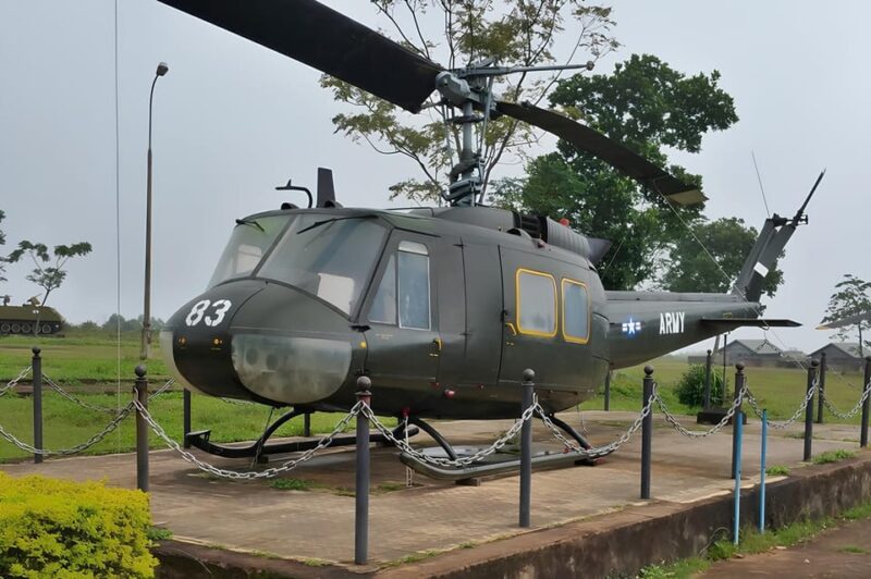 Hue: Explore Tour With Vinh Moc Tunnels and Khe Sanh Base - Hien Luong Bridge