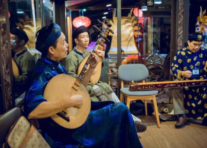 Hue: Folk Song on Perfume River Dragon Boat - Since You Asked