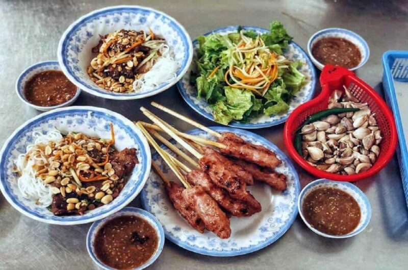 Hue Food Tour by Walking or Cyclo or Motorcycle With Driver - Hue Culinary Highlights