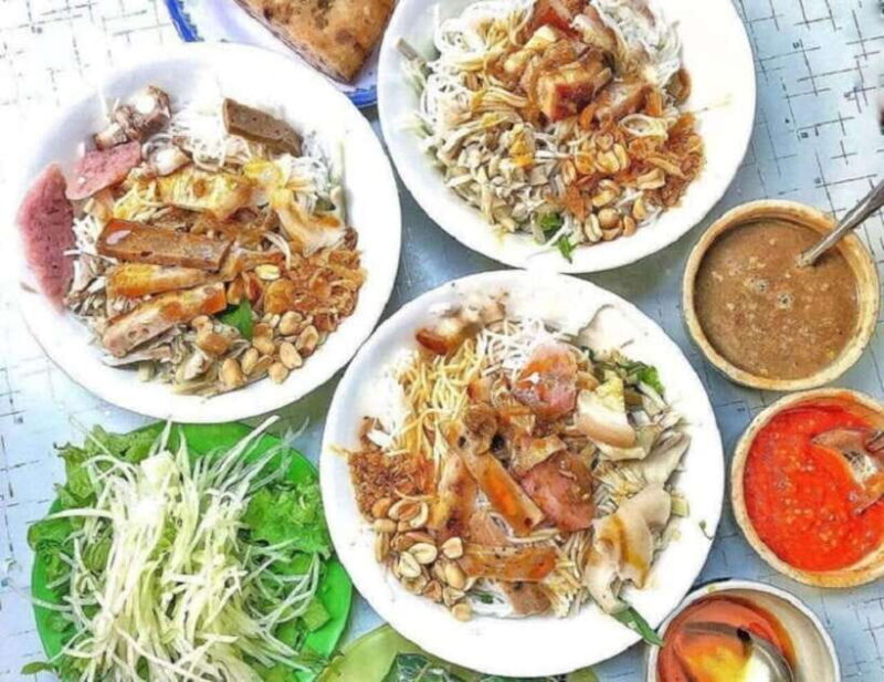 Hue: Food Walking Tour With Hotel Pickup and Local Guide - Key Points