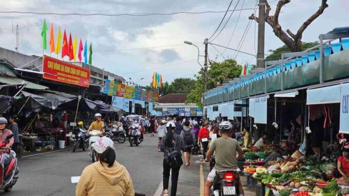Hue: Food Walking Tour With Hotel Pickup and Local Guide - Flexibility and Customization