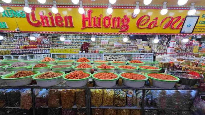 Hue: Food Walking Tour With Hotel Pickup and Local Guide - Frequently Asked Questions