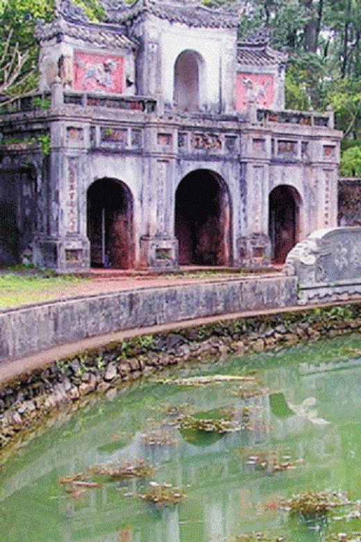 Hue : Get off the Beaten Track Private Tour - Experience Highlights