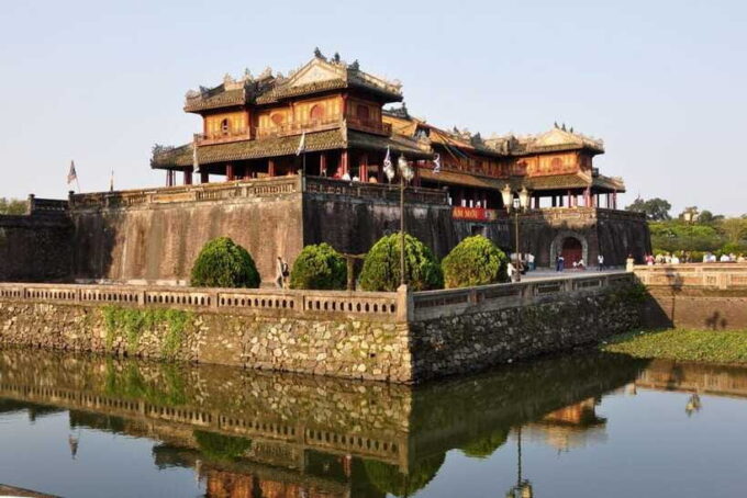 Hue: Half-Day City Tour by Car and Dragon Boat - Imperial City and Royal Palace