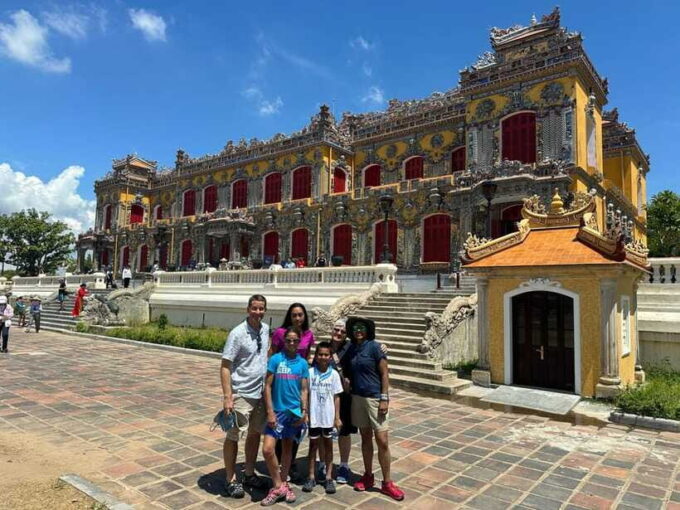 Hue: Hue Imperial City Full Day-Luxury Tour With Dragon Boat - Dragon Boat Ride on the Huong River
