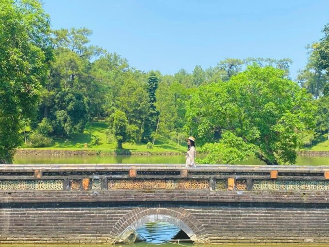 Hue: Hue Royal Tombs Tour Visit 3 Best Tombs of the Emperor - Inclusions and Exclusions