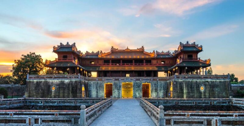 Hue Imperial Citadel and Forbidden City Guided Tour - Duyet Thi Duong Theater