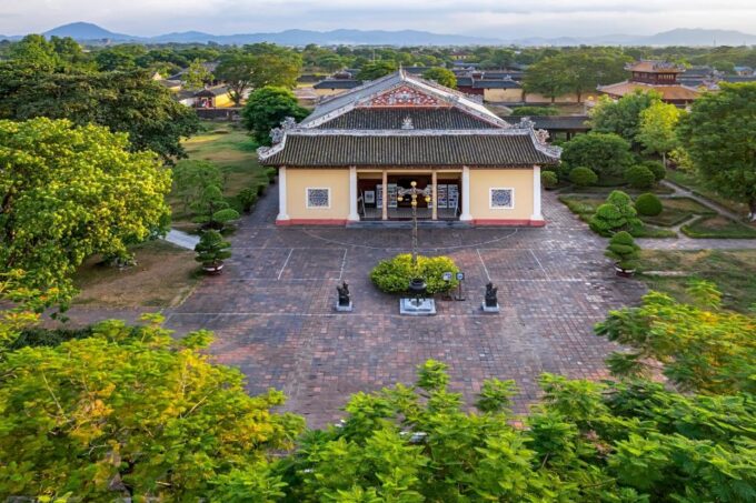 Hue Imperial Citadel and Forbidden City Guided Tour - Dien Tho Palace