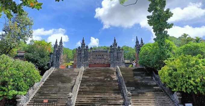 Hue: Imperial City, Royal Tombs & Pagoda Trip By Private Car - An Dinh Palace and Tu Hieu Pagoda