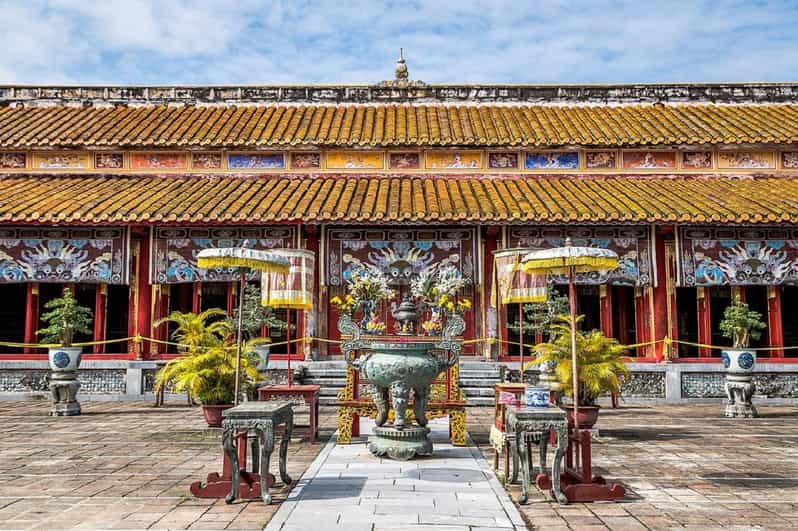 Hue: Imperial City, Tombs by Car and English Speaking Driver - Key Points
