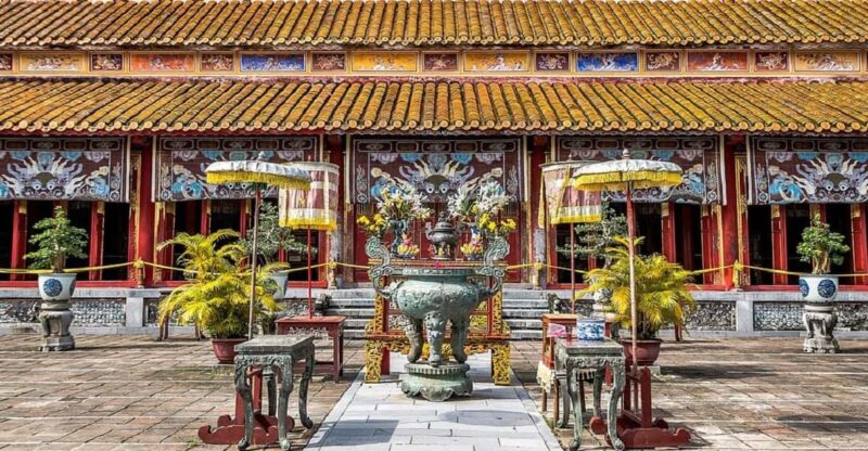 Hue: Imperial City, Tombs by Car and English Speaking Driver - Imperial City Exploration