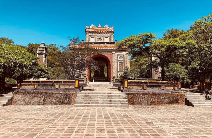 Hue: Imperial City, Tombs by Car and English Speaking Driver - Preparation and Recommendations