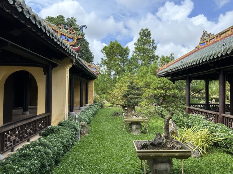 Hue Imperial City Walking Tour in 2,5 Hours - Mieu Temple Exploration