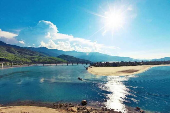 Hue: Lang Co Beach, Lap an Lagoon, Hai Van Pass Daily Tour - Lang Co Beach