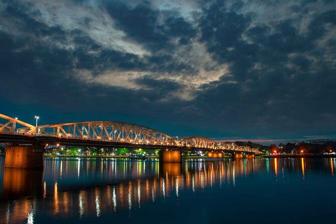 Hue Night Walking And Street Food Tour - Key Points