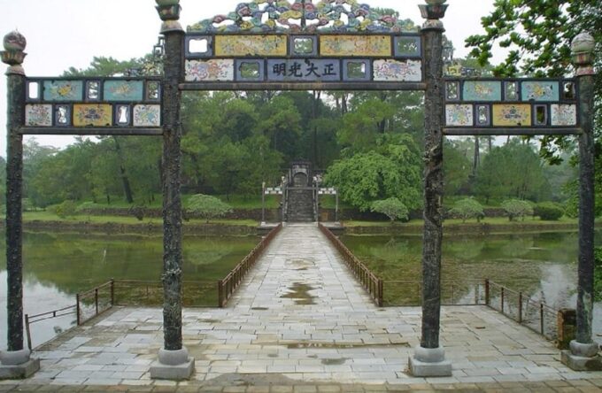 Hue Private Car for Sightseeing With English Speaking Driver - Personalized Sightseeing With Knowledgeable Driver