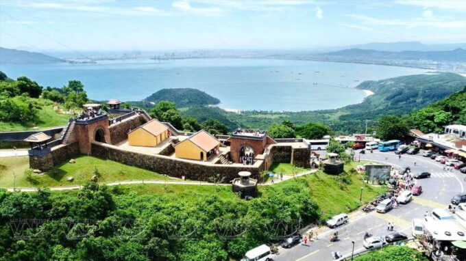 Hue: Private Car To/From Hoi an via Multi Attractions(1-Way) - Marble Mountains
