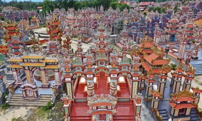 Hue : Private Car to Hoi an via Haivan Pass & City of Ghosts - An Bang Cemetery Visit