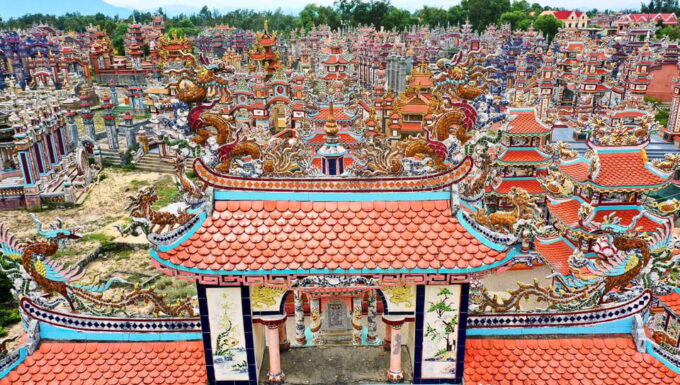 Hue : Private Car to Hoi an via Haivan Pass & City of Ghosts - Lap An Lagoon Sightseeing