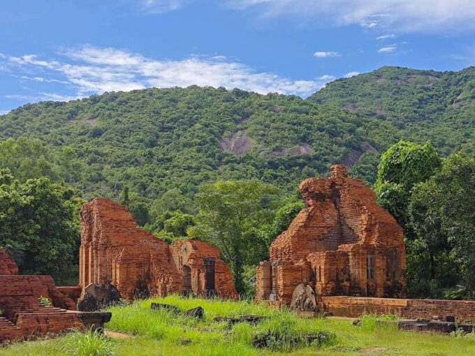 Hue: Private Car to Hoi An via My Son Sanctuary,Hai Van Pass - Marble Mountains