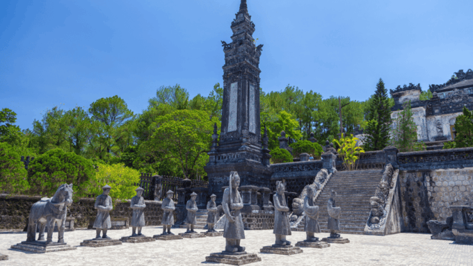 Hue: Private Dragon Boat, Thien Mu Pagoda, & Royal Tomb Tour - Dragon Boat Cruise