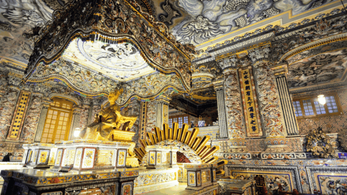 Hue: Private Dragon Boat, Thien Mu Pagoda, & Royal Tomb Tour - Thien Mu Pagoda