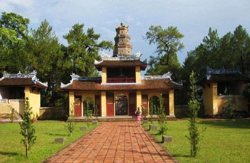 Hue: Private Dragon Boat, Thien Mu Pagoda, & Royal Tomb Tour - Key Points