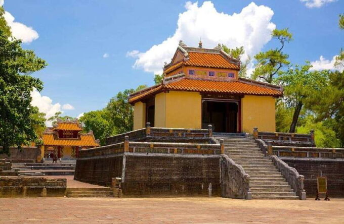 Hue: Private Dragon Boat, Thien Mu Pagoda, & Royal Tomb Tour - Included and Excluded Items