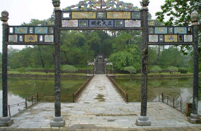 Hue: Private Dragon Boat, Thien Mu Pagoda, & Royal Tomb Tour - Customer Reviews