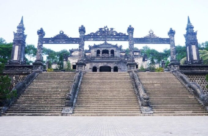 Hue: Private Dragon Boat, Thien Mu Pagoda, & Royal Tomb Tour - Frequently Asked Questions