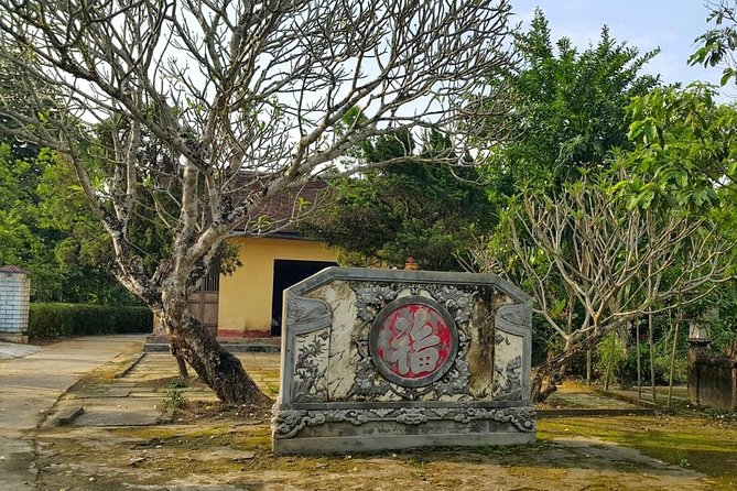 Hue Private Tour to Thuy Bieu Village 1 Day - Key Points