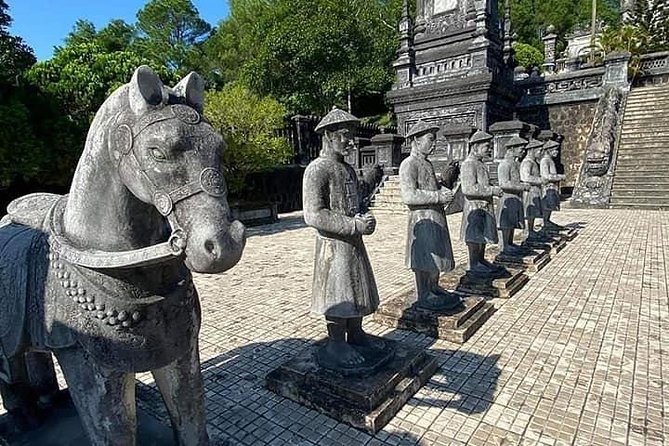 Hue Private Tour Via Hai Van Pass& Abandoned Park(Thuy Tien Lake) - Private Vehicle and Guide