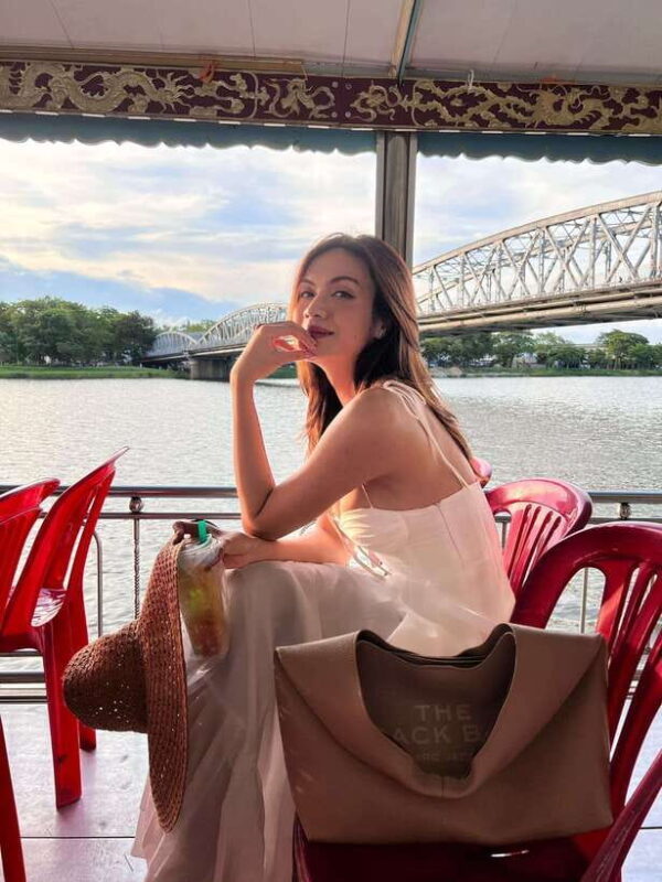Hue: Romantic Sunset Cruise on Perfume River With Tea-Break - Admiring the Romantic Sunset